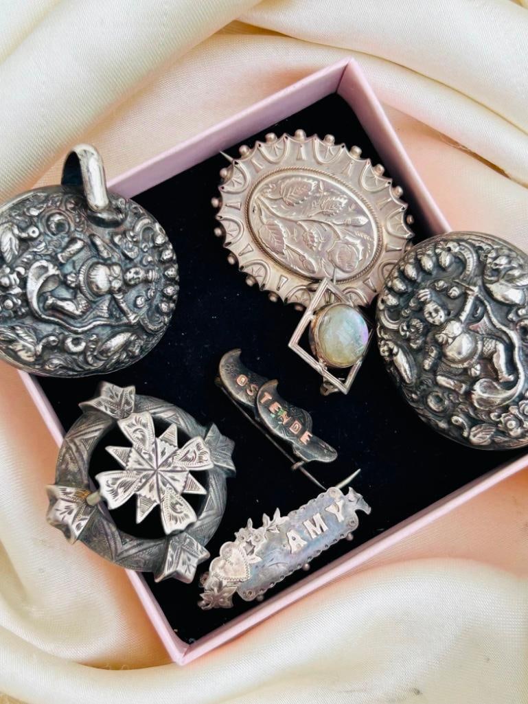 Mixed Lot of Antique Silver Brooches (1 of 2)