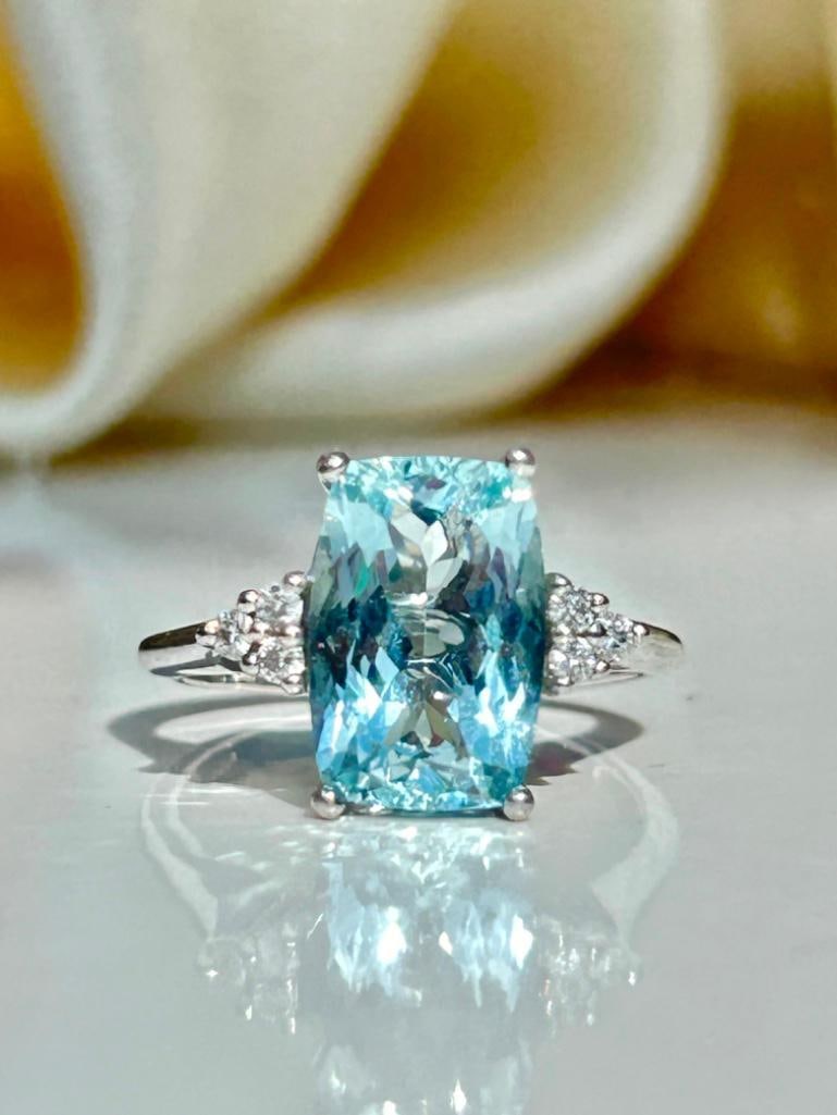 Wonderful Aquamarine and Diamond Ring Set in Platinum (1 of 8)