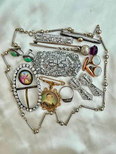 Large Mixed Lot of Antique and Vintage Jewellery: Large Mixed Lot of Antique and Vintage Jewellery&#160; &#160; a wonderful mixed lot of jewellery!!
