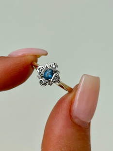 Antique 18ct Gold Sapphire and Diamond Ring: Antique 18ct Gold Sapphire and Diamond Ring&nbsp; &nbsp; sweetest sapphire with diamond surrounding&nbsp;&nbsp; &nbsp; measurements ring size UK K1/2 US 51/2 head of ring 9mm x 8mm weight 1.67g