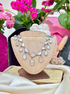 Antique Silver Moonstone Necklace: Antique Silver Moonstone Necklace the most beautiful glowing moonstone necklace measurements length 38.5cm weight 9.37g materials silver and moon