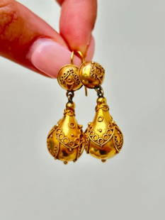 *Antique 15ct Yellow Gold Ornate Victorian Drop Earrings: Antique 15ct Yellow Gold Ornate Victorian Drop Earrings &#160; gorgeous pair of drop dangle earrings&#160; &#160; measurements size 35mm x 13mm Weight: 5.29g &#160; materials&#160; 15c