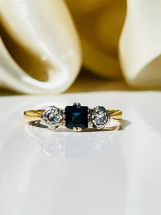 18ct Yellow Gold Sapphire and Diamond 3 Stone Ring: 18ct Yellow Gold Sapphire and Diamond 3 Stone Ring&#160; &#160; exquisite sapphire diamond ring&#160; &#160; measurements size UK M US 61/2 head of ring 11mm x 5mm weight 2.61g stamped 18ct p
