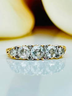 Antique 18ct Yellow Gold 1 Carat Diamond 5 Stone Ring: Antique 18ct Yellow Gold 1 Carat Diamond 5 Stone Ring &nbsp; 5 gorgeous bright clean diamonds&nbsp; &nbsp; measurements size UK J1/2 US 51/4 head of ring 17mm x 4mm weight 2.68g &nbsp; <p