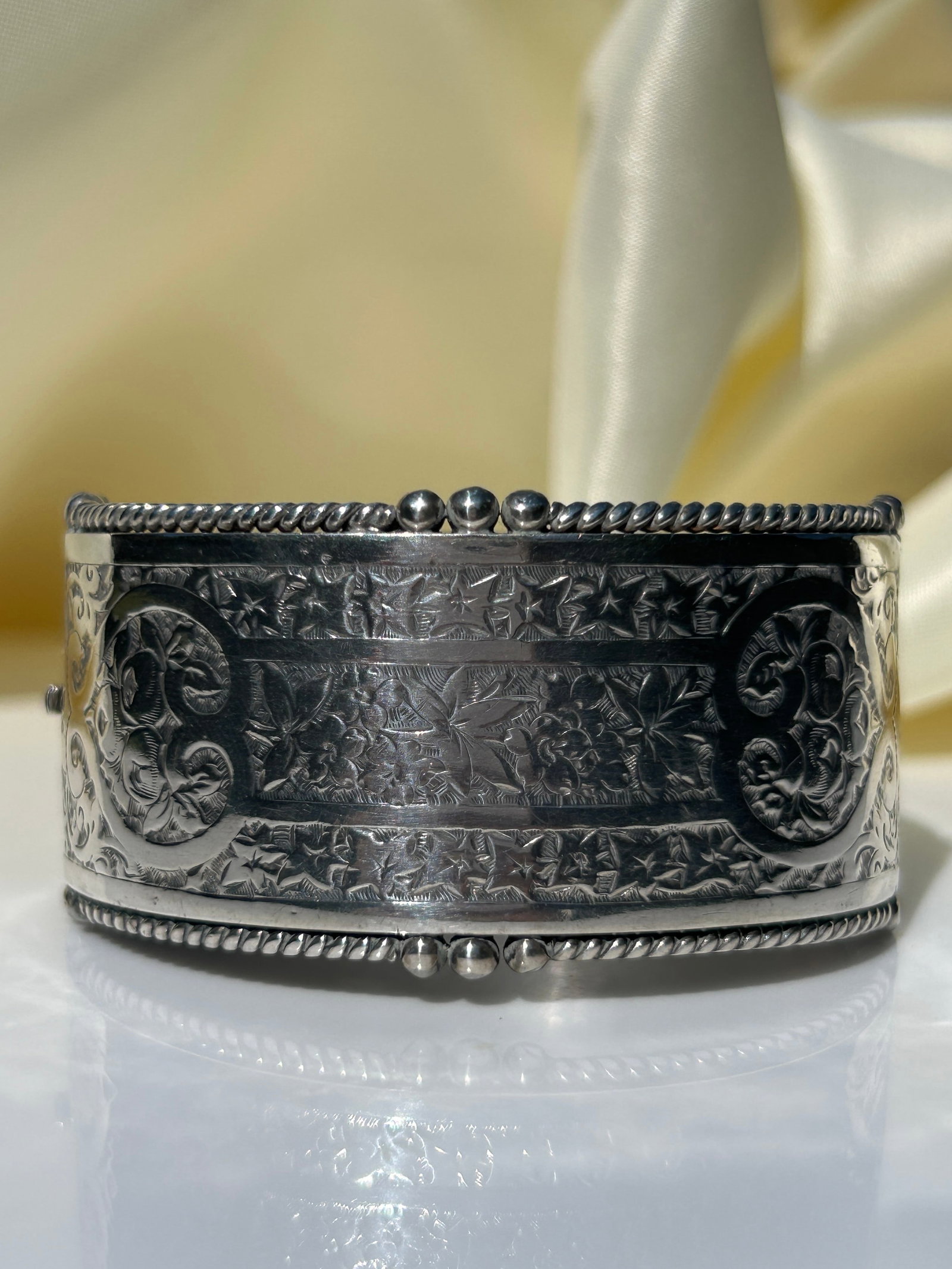 Wonderful Antique Silver wide Bangle/bracelet with rope twist detailing (1 of 7)