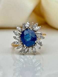 Incredible Natural 3.15ct Sapphire with Diamond Surround in 18ct Yellow Gold: Incredible Natural 3.15ct Sapphire with Diamond Surround in 18ct Yellow Gold &nbsp; the most beautiful large sapphire with diamond surrounding, exceptional!&nbsp; &nbsp; measurements size UK N US 7 he