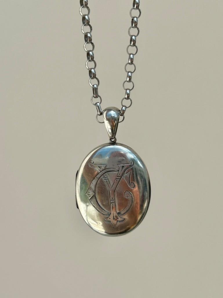 Antique Silver Victorian Locket and Chunky Chain Necklace (1 of 4)