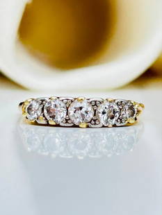 Antique 18ct Yellow Gold Diamond 5 Stone Ring: Antique 18ct Yellow Gold Diamond 5 Stone Ring&nbsp; &nbsp; sweetest bright clean diamonds &nbsp; Measurements:&nbsp; size UK L US 61/2 head of ring 16mm x 4mm weight 2.69g &nbsp; Mater
