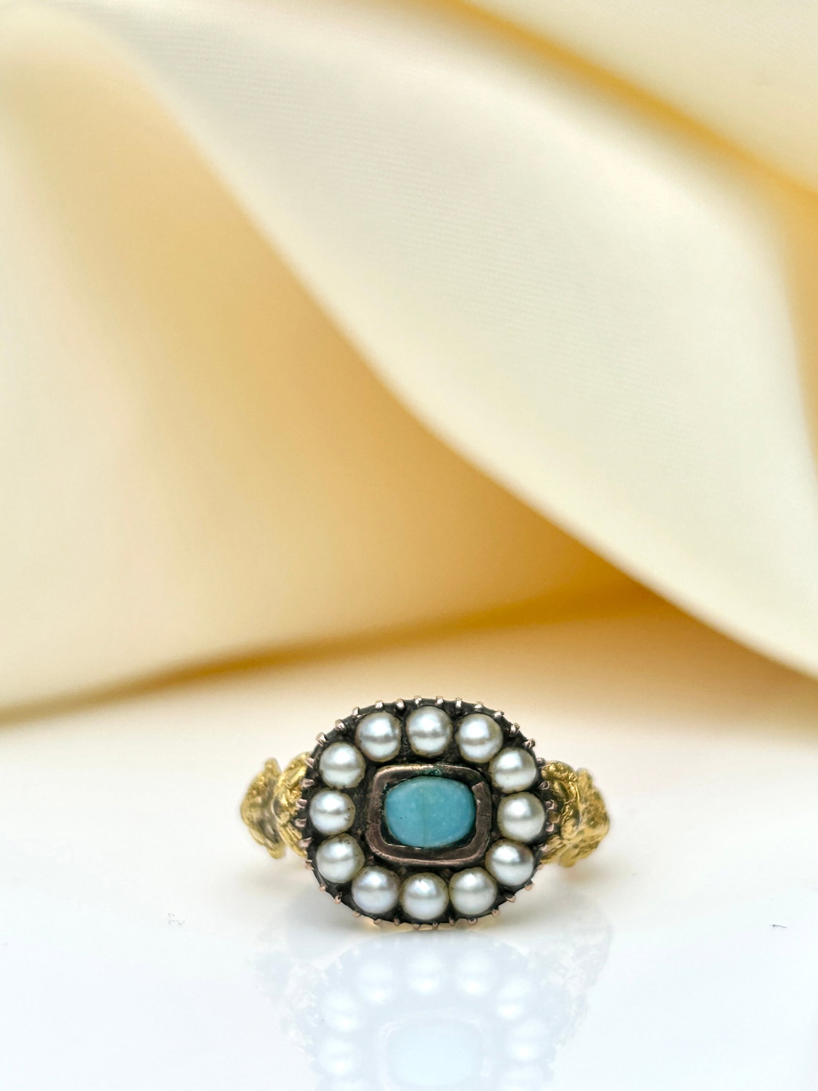 Antique chunky ring: Antique chunky ring weight 6.70 g ring size uk M / USA 6.5 