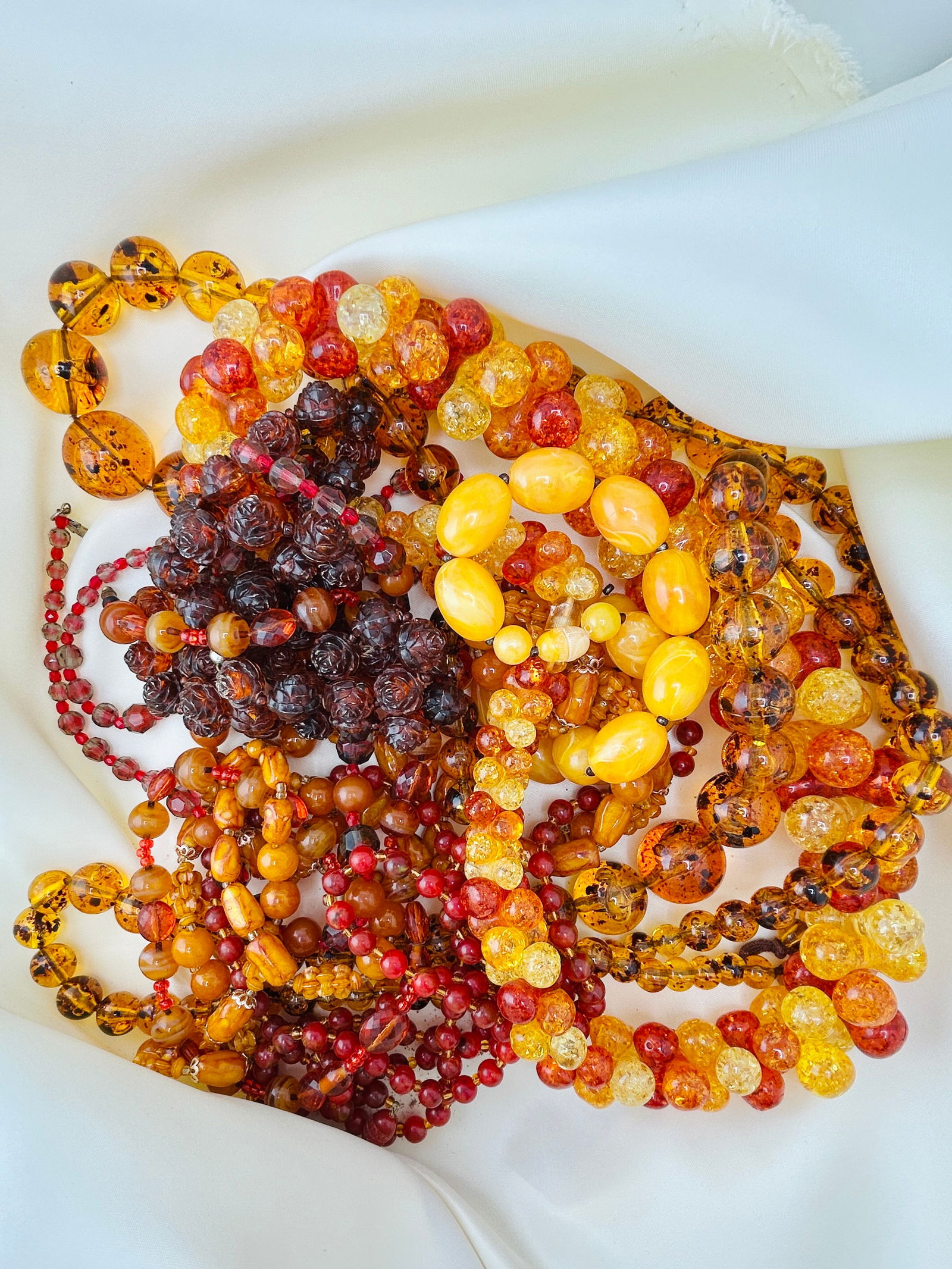 huge mixed lot of antique / vintage beaded necklaces (1 of 4)