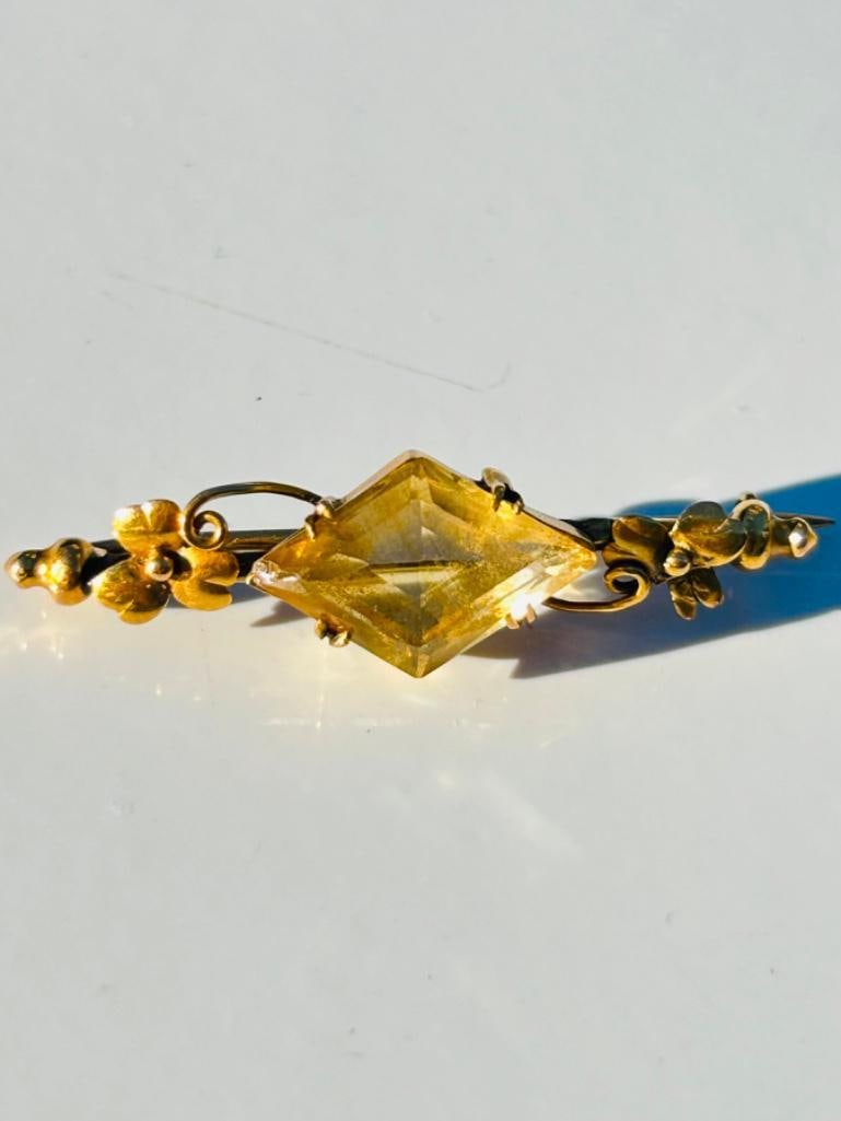 Antique Citrine 9ct Gold Bar Brooch: Antique Citrine 9ct Gold Bar Brooch darling citrine brooch measurements size 44mm x 11mm weight 3.73g stamped 9.375 materials 9ct gold and