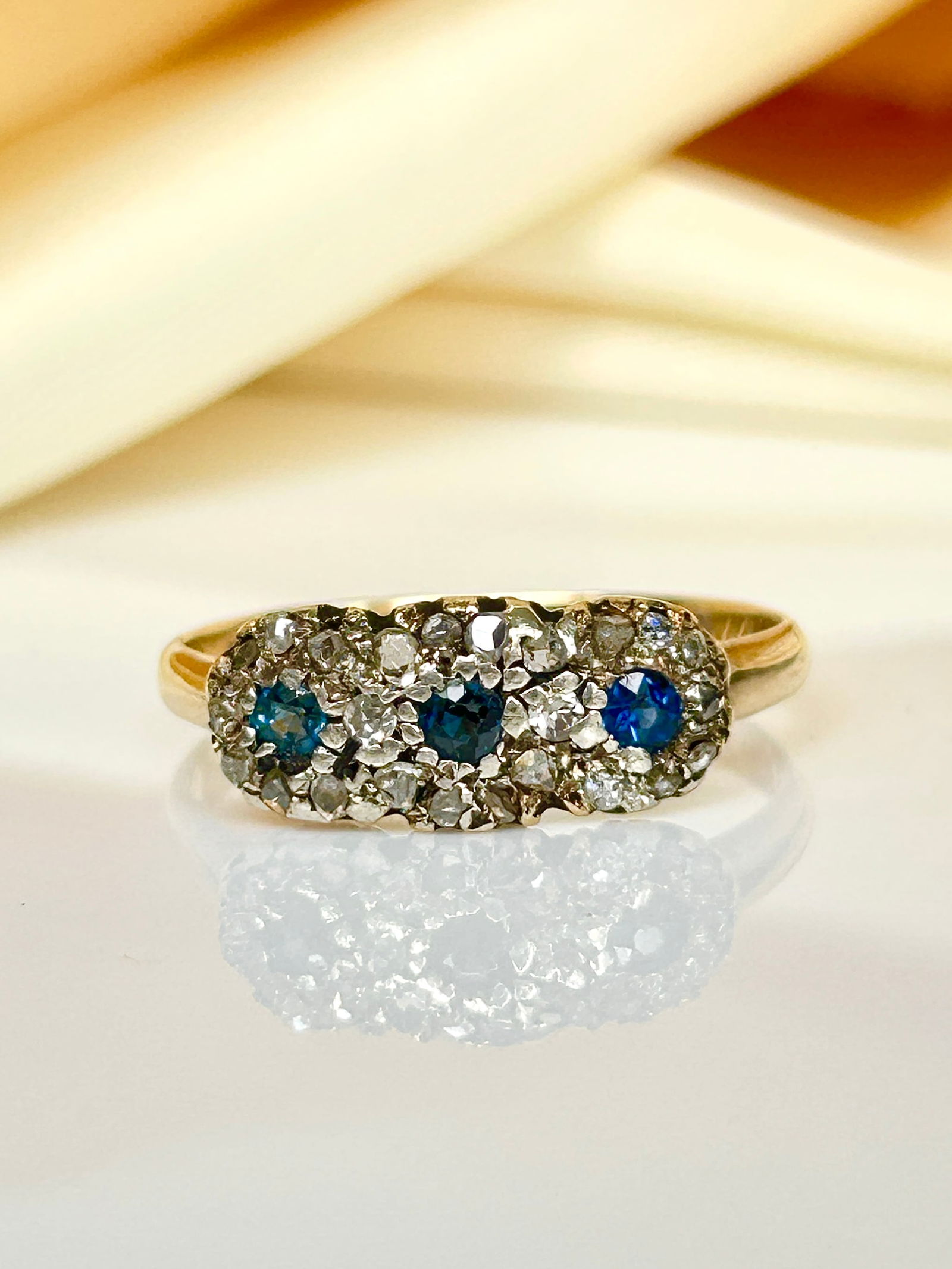 antique 18ct yellow gold sapphire and diamond triple cluster ring (1 of 7)