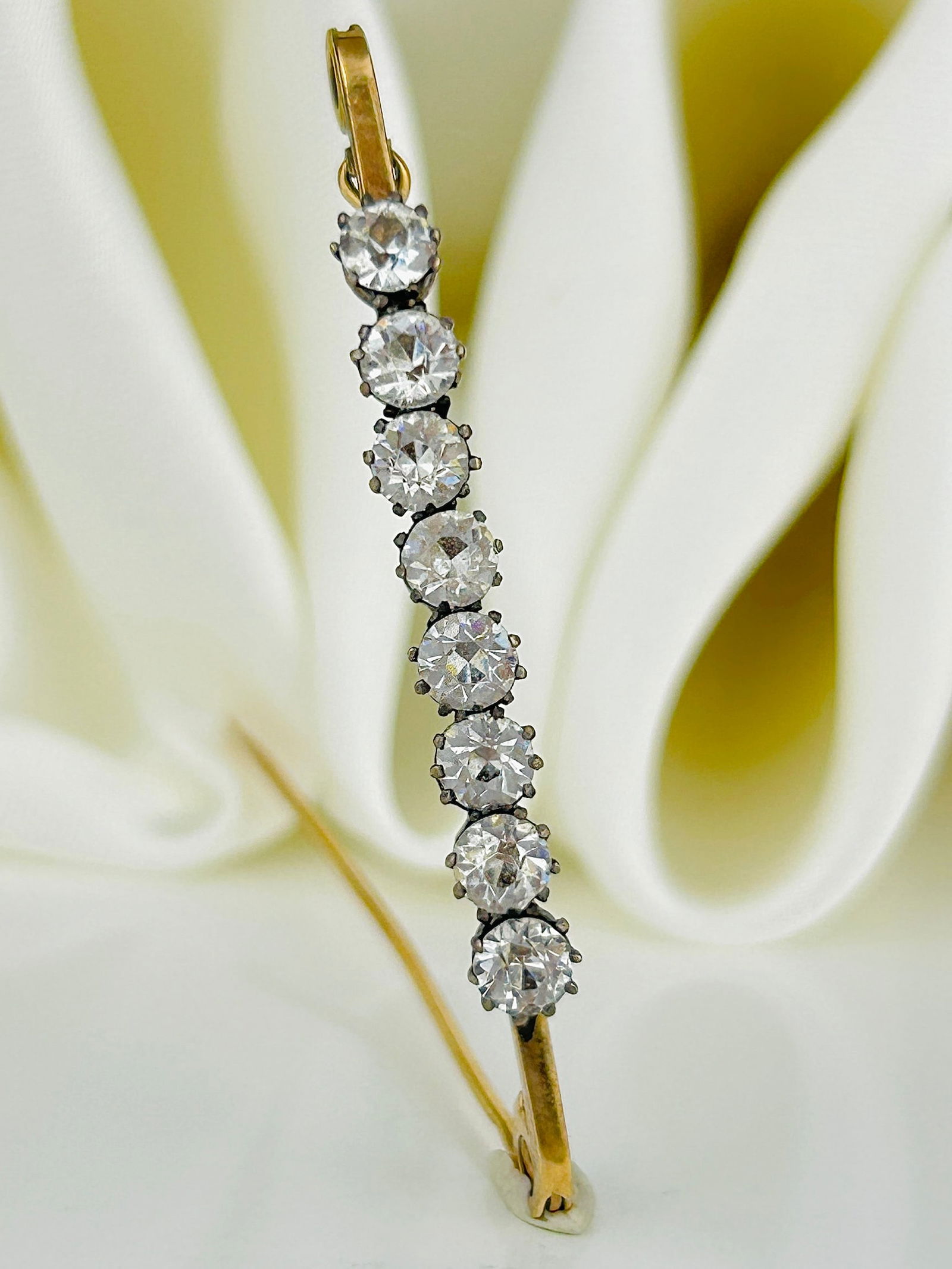 Antique Paste Row Brooch in 9ct gold (1 of 12)