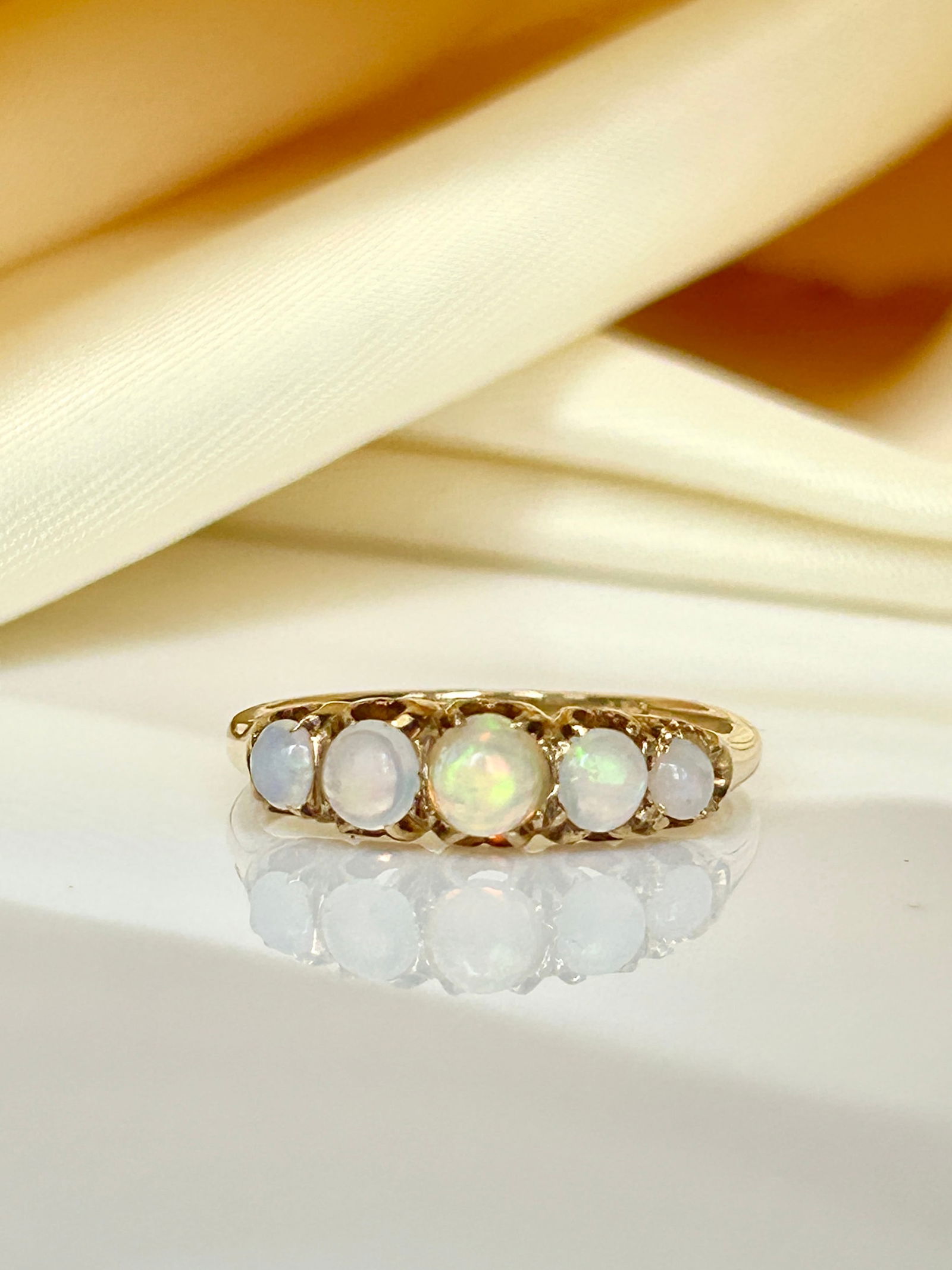 antique chunky 18ct yellow gold opal 5 stone ring (1 of 6)