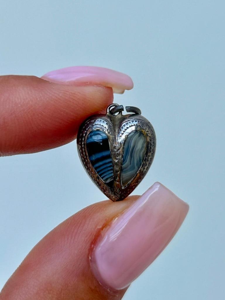 Antique Silver Agate Puffed Heart Pendant (1 of 3)