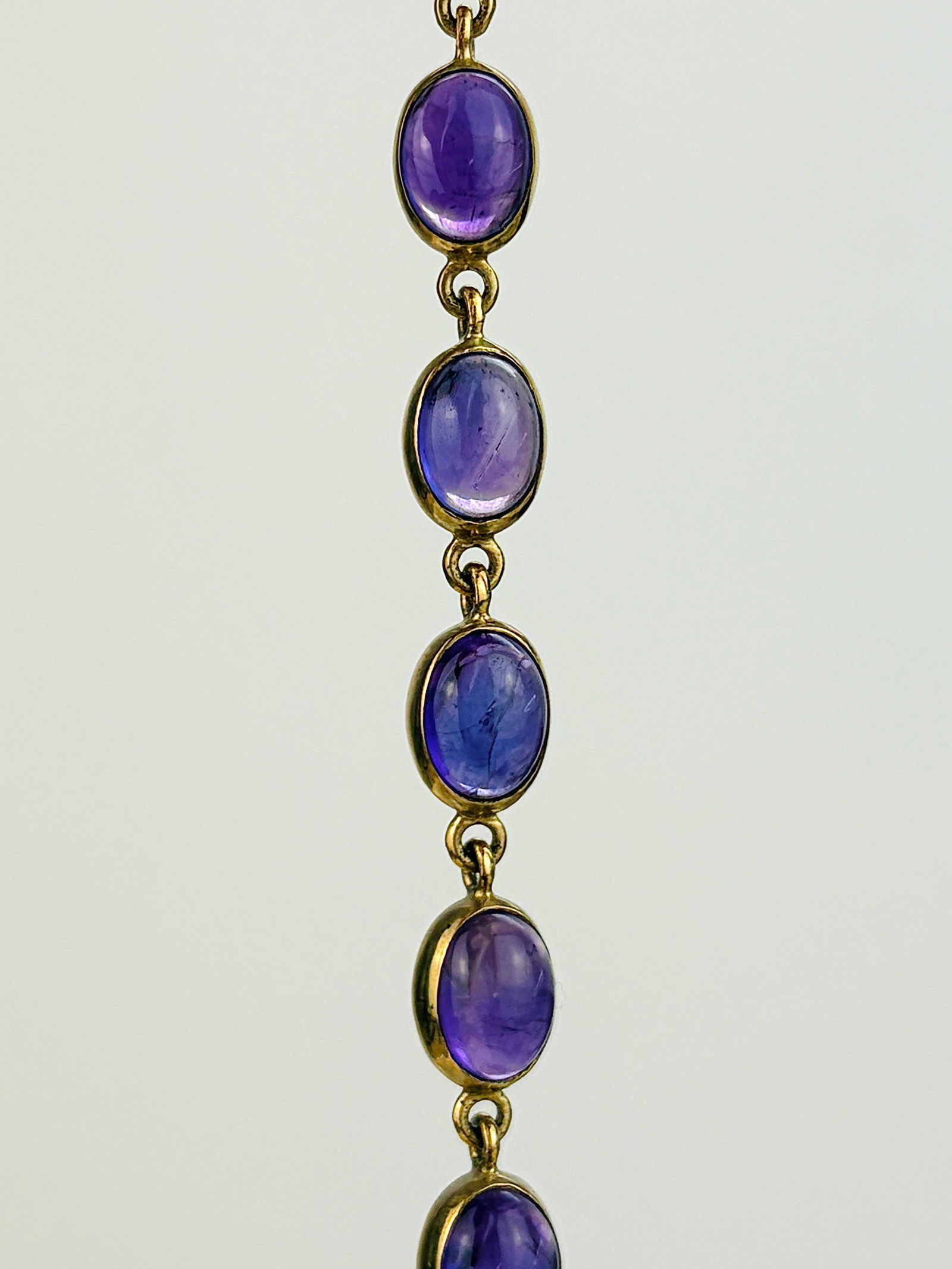 Vintage 9ct Gold Cabochon Amethyst Line Bracelet (1 of 11)