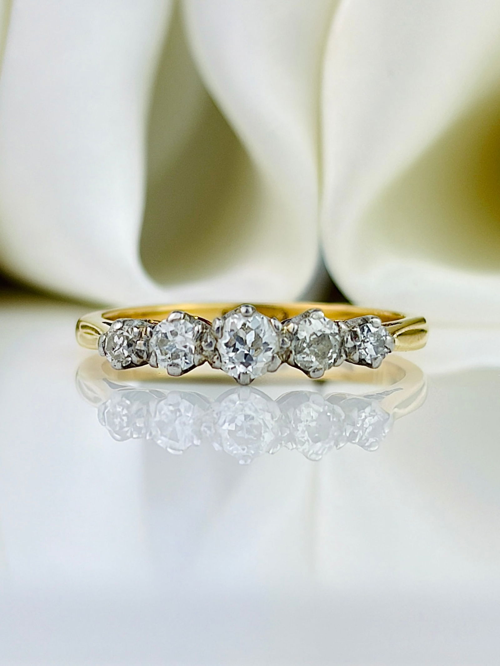 Antique Diamond 5 Stone Ring in 18ct Yellow Gold (1 of 11)