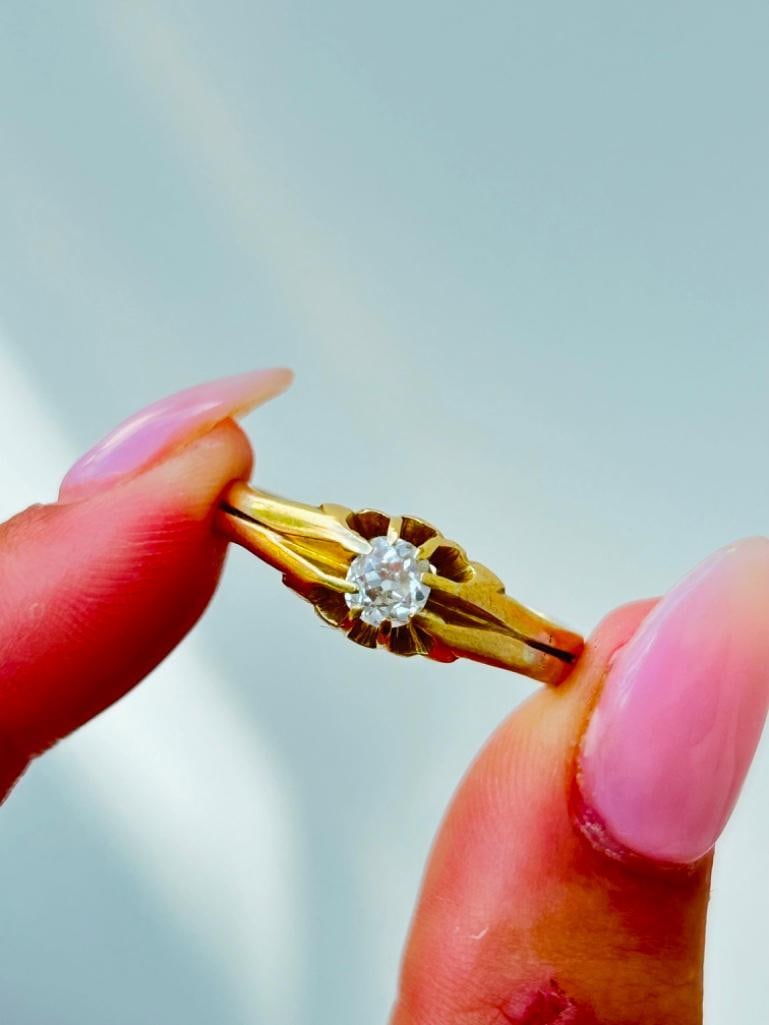 Antique 18ct Yellow Gold 50pt Diamond Belcher Ring: Antique 18ct Yellow Gold 50pt Diamond Belcher Ring bright clean belcher diamond ring, excellent! measurements size UK W1/2 US 11 1/4 head of ring 7mm x 6mm weight 4.70g