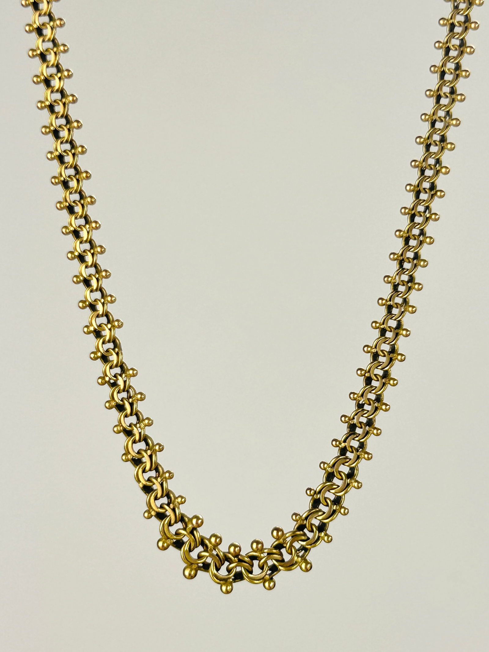 Wonderful 9ct Yellow Gold Graduated Fancy Link Collar Necklace: Wonderful 9ct Yellow Gold Fancy Link Collar Necklace