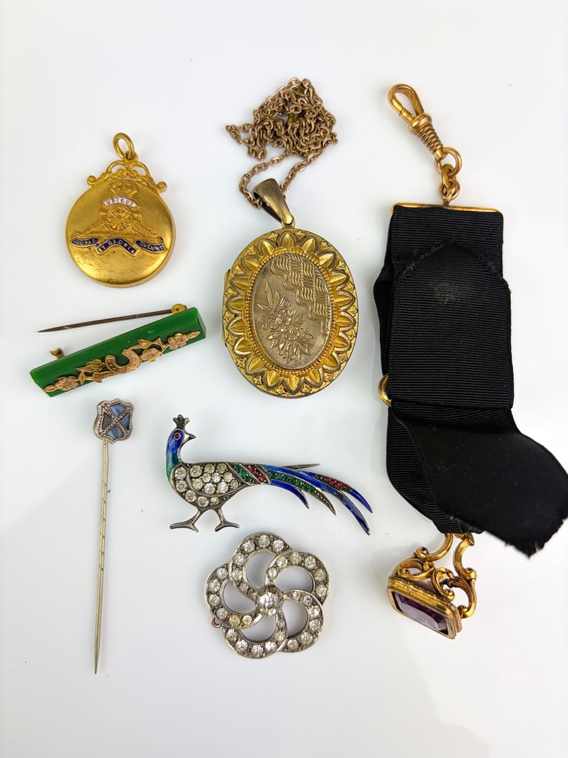 Mixed Lot Lockets, Brooches etc: Mixed Lot Lockets, Brooches etc