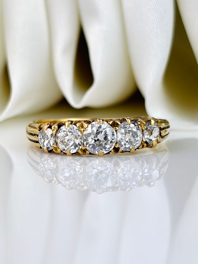 Antique 1.20ct Diamond 5 Stone Ring in 18ct Yellow Gold: Antique 1.20ct Diamond 5 Stone Ring in 18ct Yellow Gold 1.20ct Total. Diamonds from left to right .15pts, .25pts, .40pts, .25pts, .15pts. Weight: 2.84g Size: UK O1/2, US 7.75, Width 4.5mm,