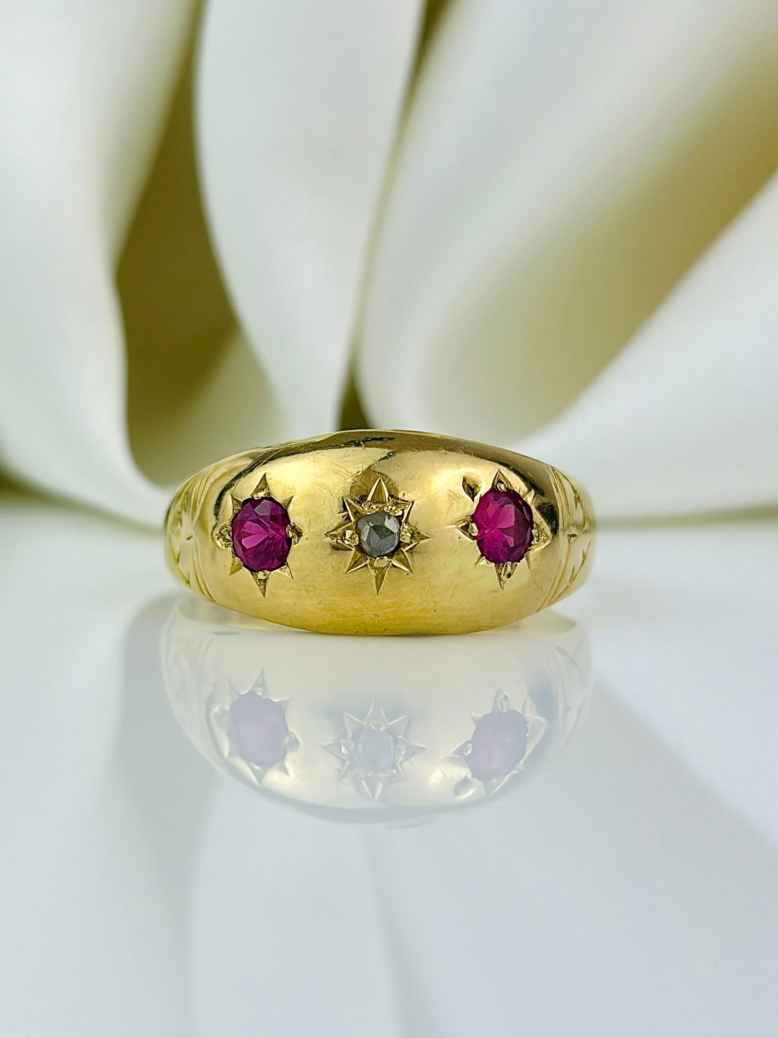 antique 18ct yellow gold ruby and diamond 3 stone star band ring (1 of 9)