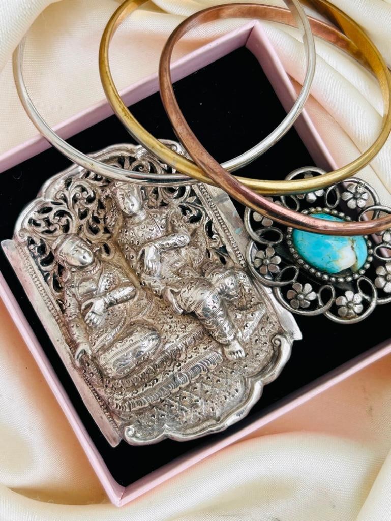 Mixed Lot of Antique and Vintage Jewellery Inc Kabana Sterling and Silver Brooch: Mixed Lot of Antique and Vintage Jewellery Inc Kabana Sterling Elephant Ring and Silver Brooch charming mixed lot 