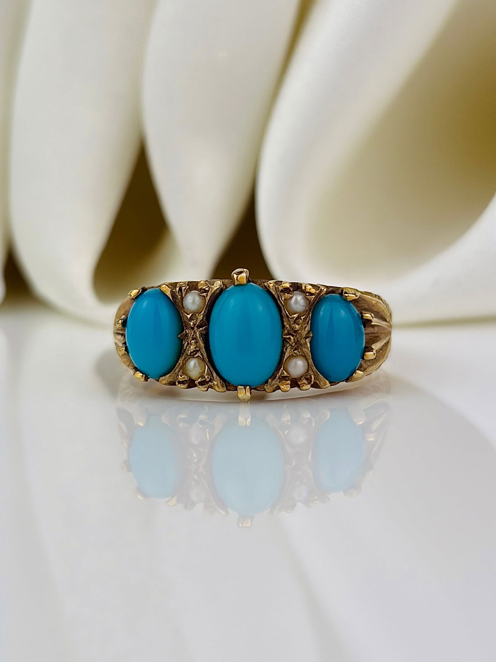 Chunky 9ct yellow gold turquoise and pearl ring (1 of 10)