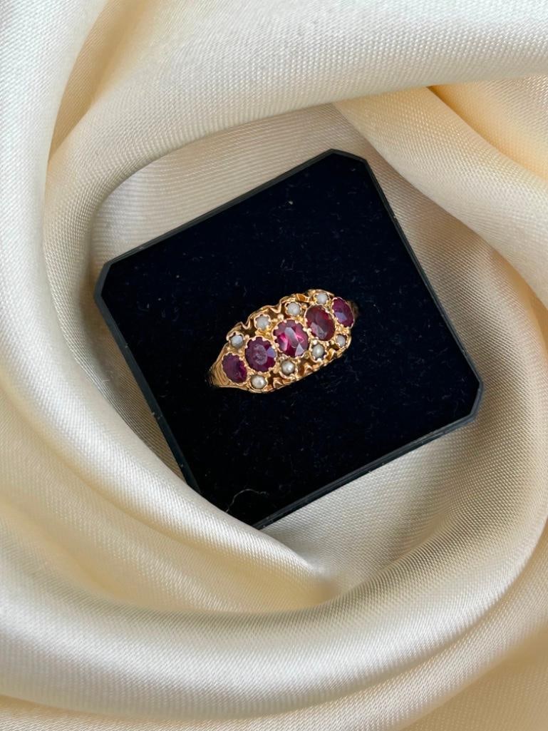 Antique Yellow Gold Amethyst and Pearl 5 Stone Ring: Amethyst and pearl 5 stone ring wonderful chunky amethyst & pearl ring measurements ring size UK U1/2 or US 10 1/4 head of ring 16x9mm weight 1.97g condition: see photos office use: d2