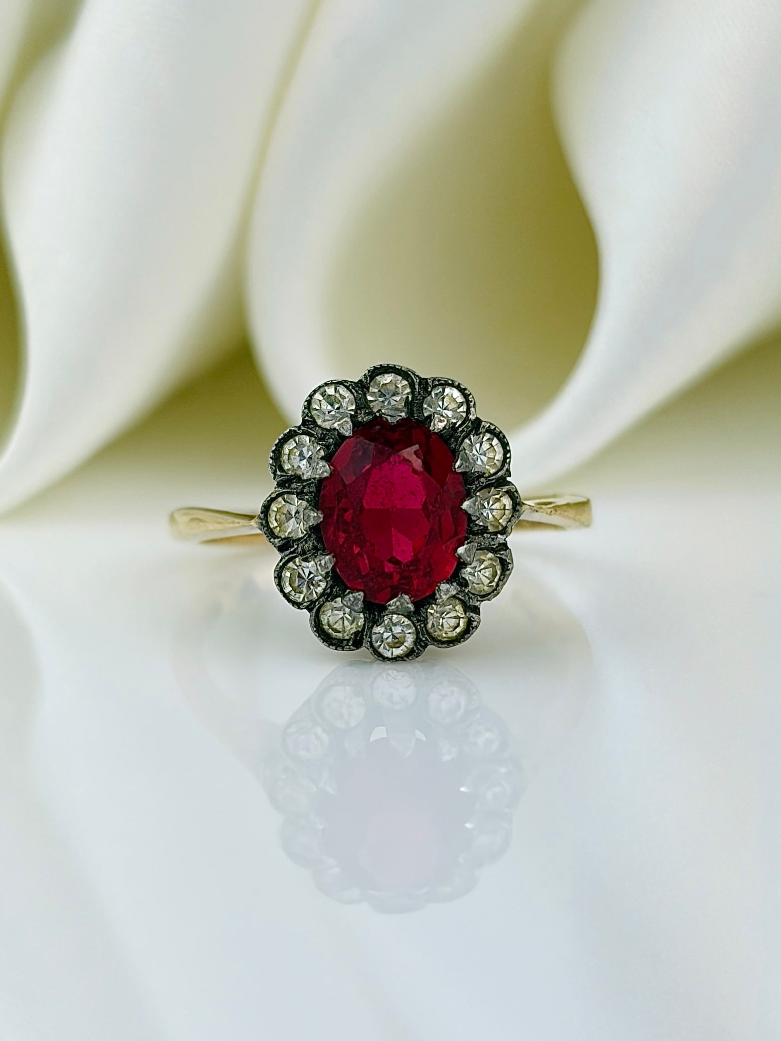 sweet 9ct gold and silver cluster ring: sweet 9ct gold and silver cluster ring