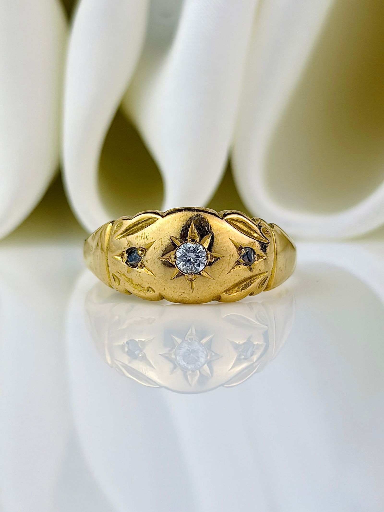 chunky antique 18ct yellow gold diamond starburst ring (1 of 9)
