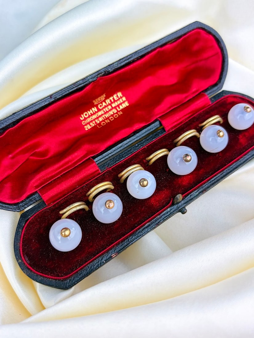 antique boxed set of buttons (1 of 6)