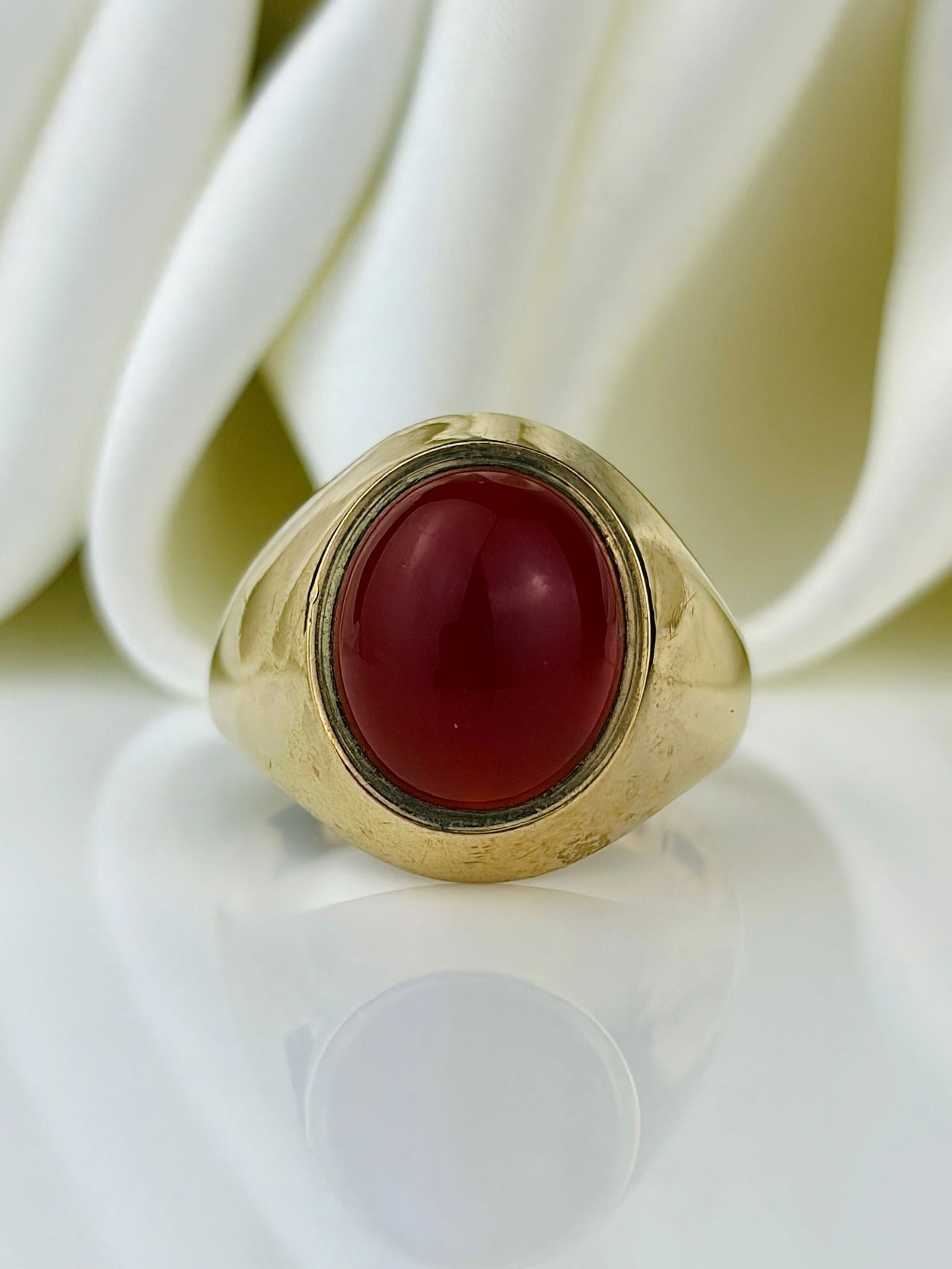 antique chunky carnelian 9ct gold signet ring (1 of 9)