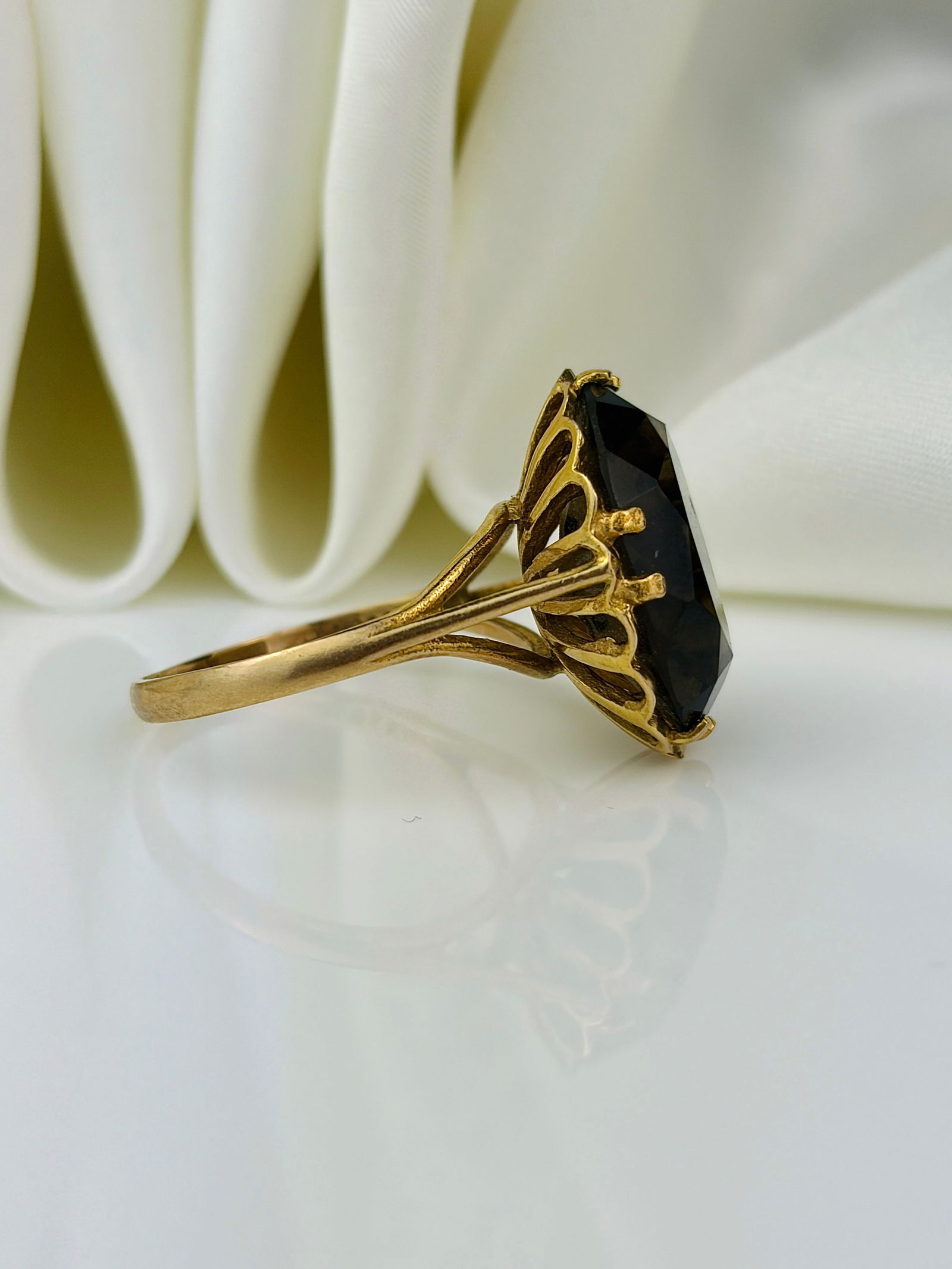 vintage 9ct gold smokey quartz cocktail ring - 2