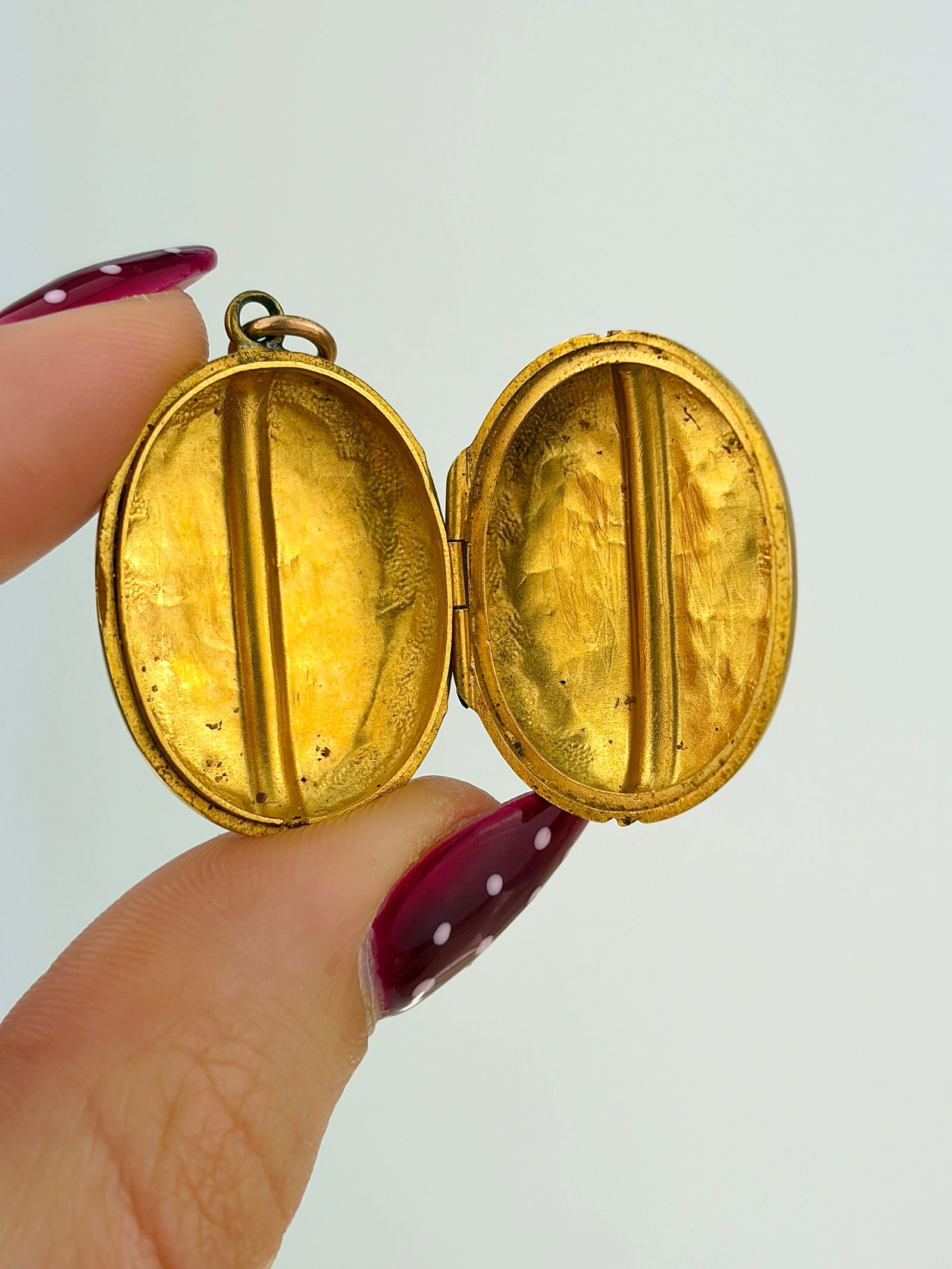 antique gold locket pendant - 3