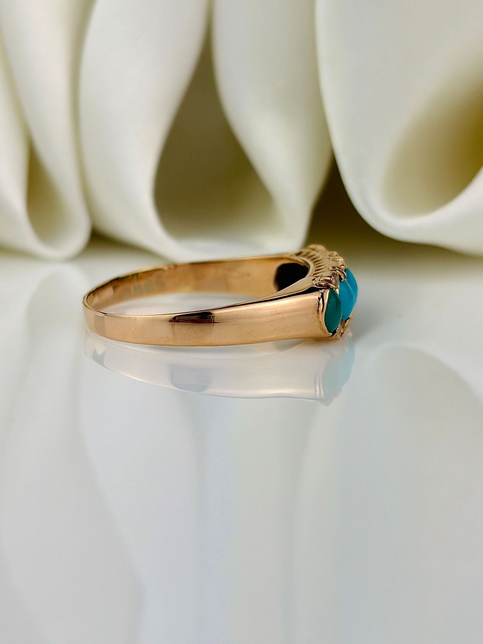 Antique Gold Turquoise and Pearl 5 Stone Ring - 2