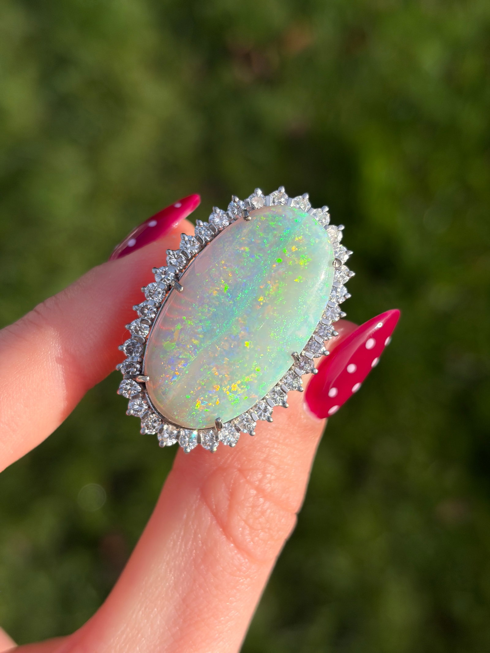 Huge 18ct White Gold Giant Opal And Diamond Panel Ring in Box - 10