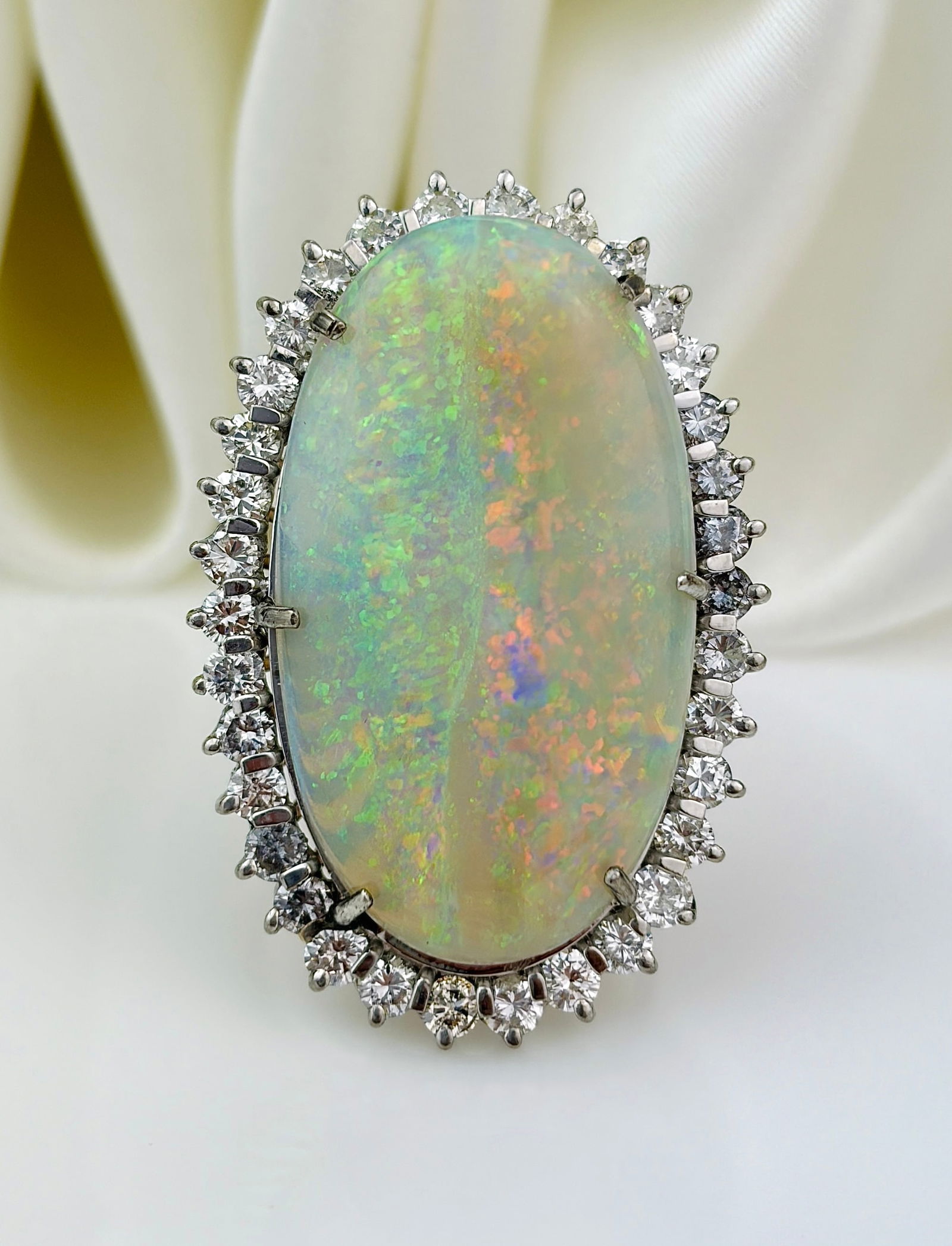 Huge 18ct White Gold Giant Opal And Diamond Panel Ring in Box - 3