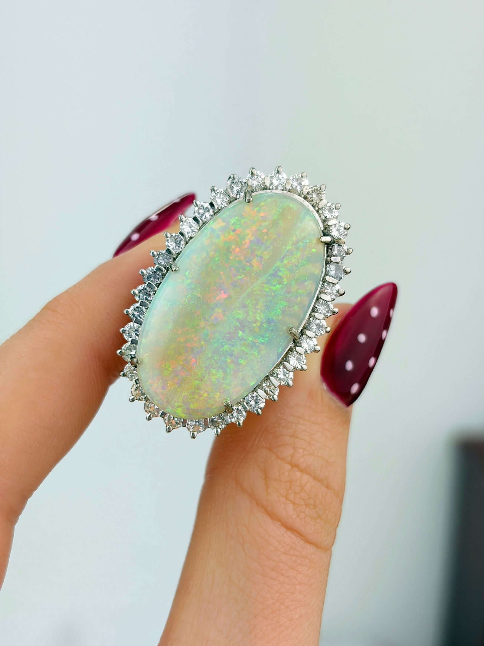 Huge 18ct White Gold Giant Opal And Diamond Panel Ring in Box - 6