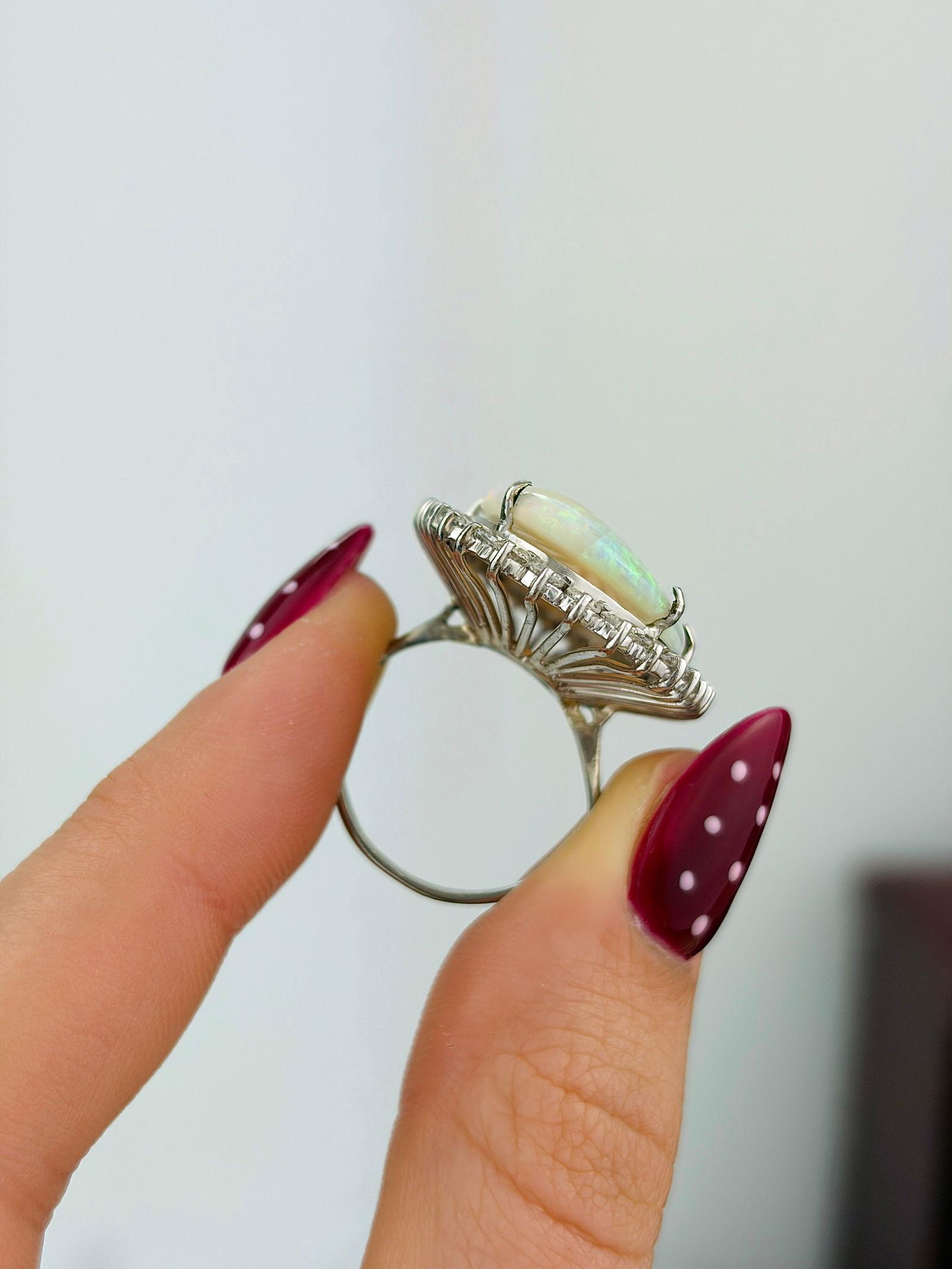 Huge 18ct White Gold Giant Opal And Diamond Panel Ring in Box - 7