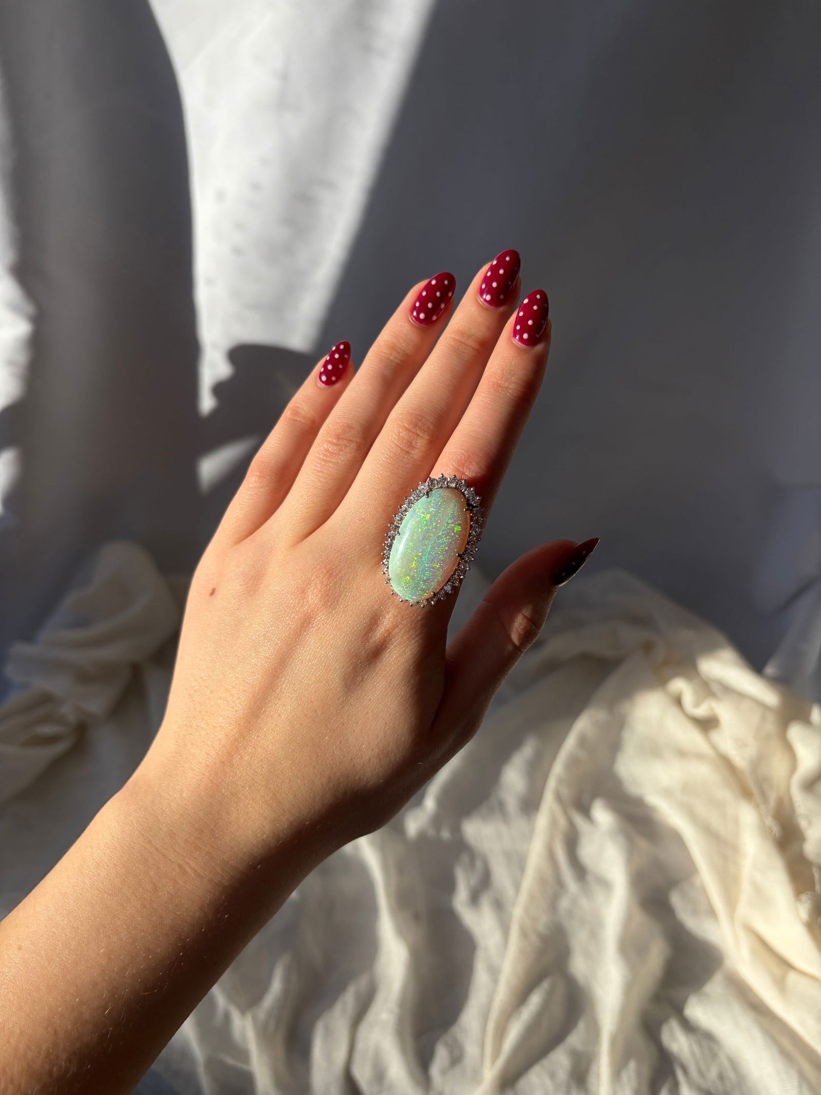 Huge 18ct White Gold Giant Opal And Diamond Panel Ring in Box - 8