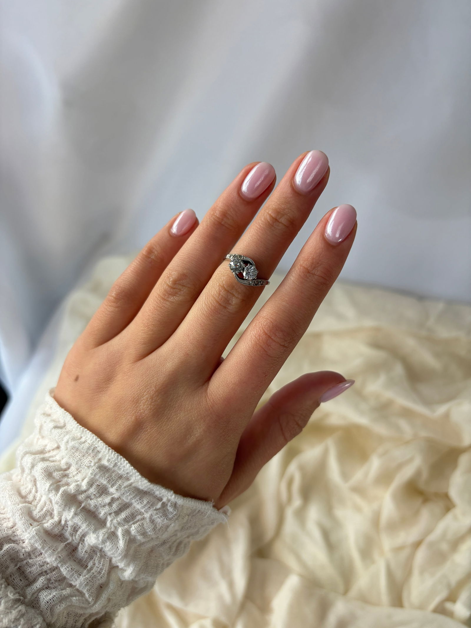 Vintage Diamond 18 Carat White Gold Crossover Moi et Toi Ring - 8