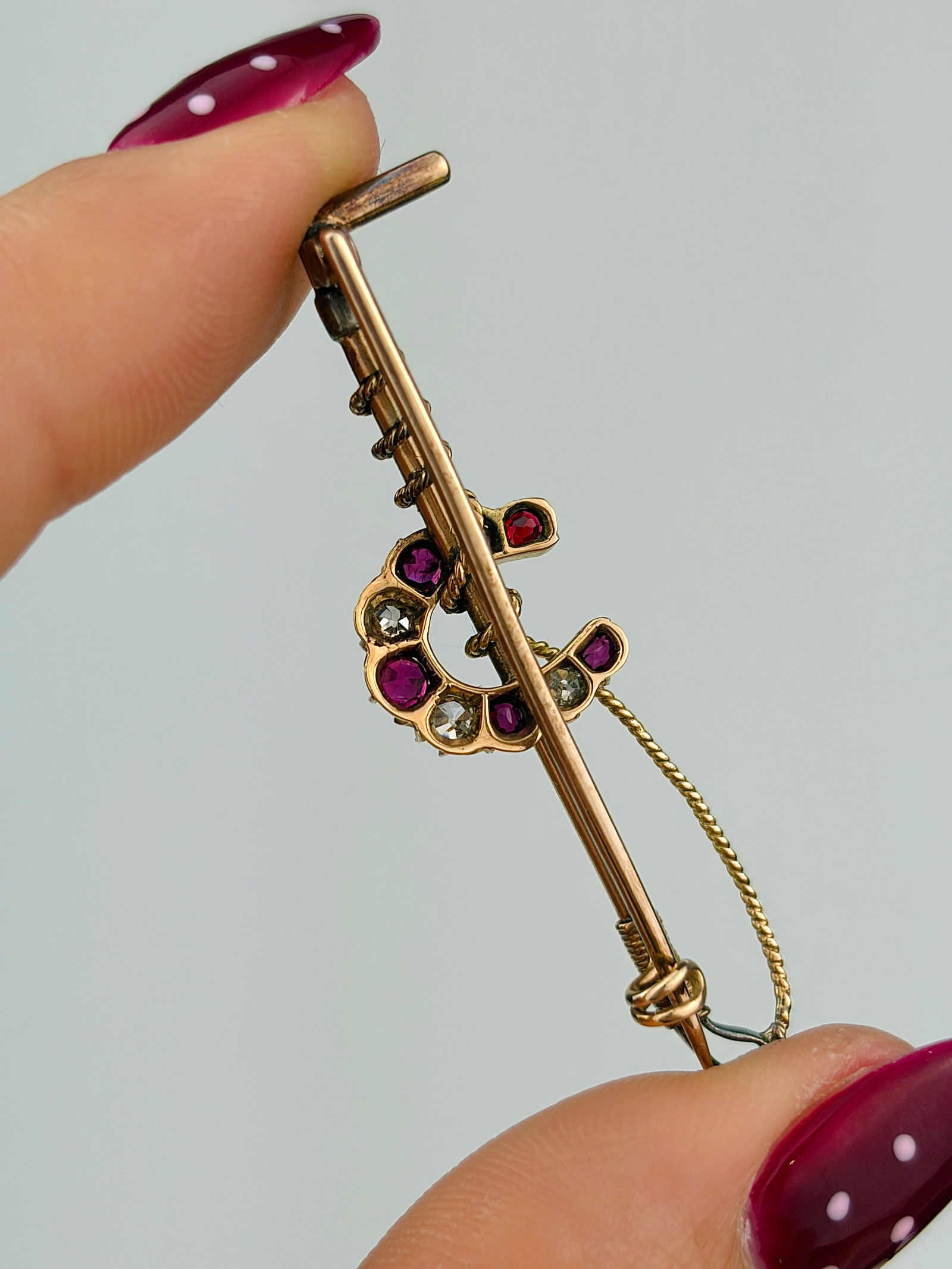 Antique Ruby and Diamond Gold Horseshoe Brooch - 3