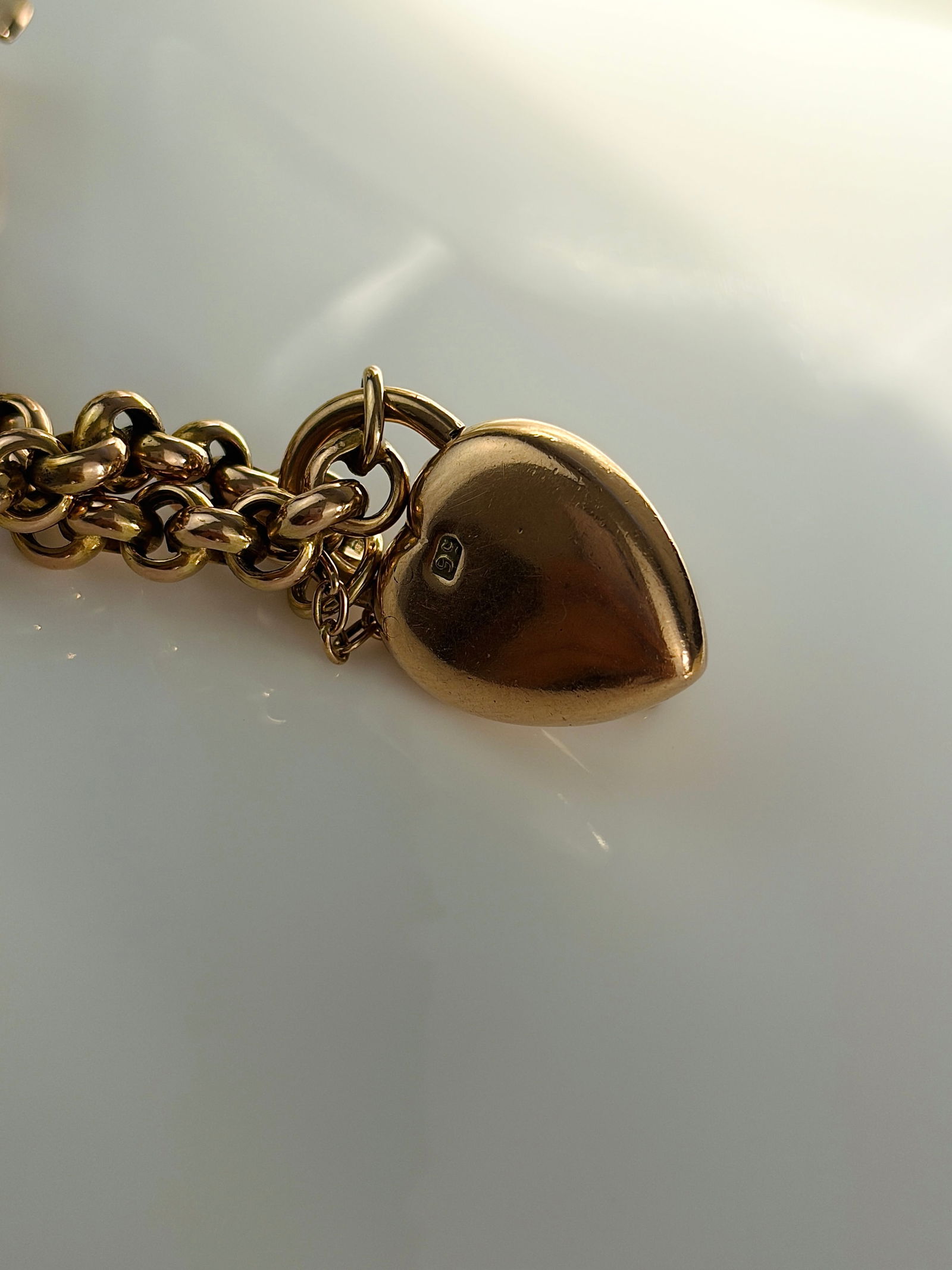Antique 9ct Gold Bracelet with Puffed Heart Padlock and Key (Unlocks with Key!) - 4