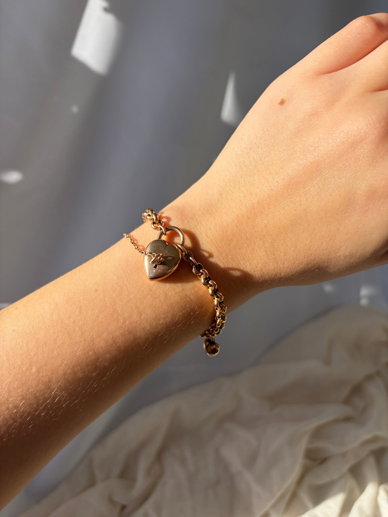 Antique 9ct Gold Bracelet with Puffed Heart Padlock and Key (Unlocks with Key!) - 8