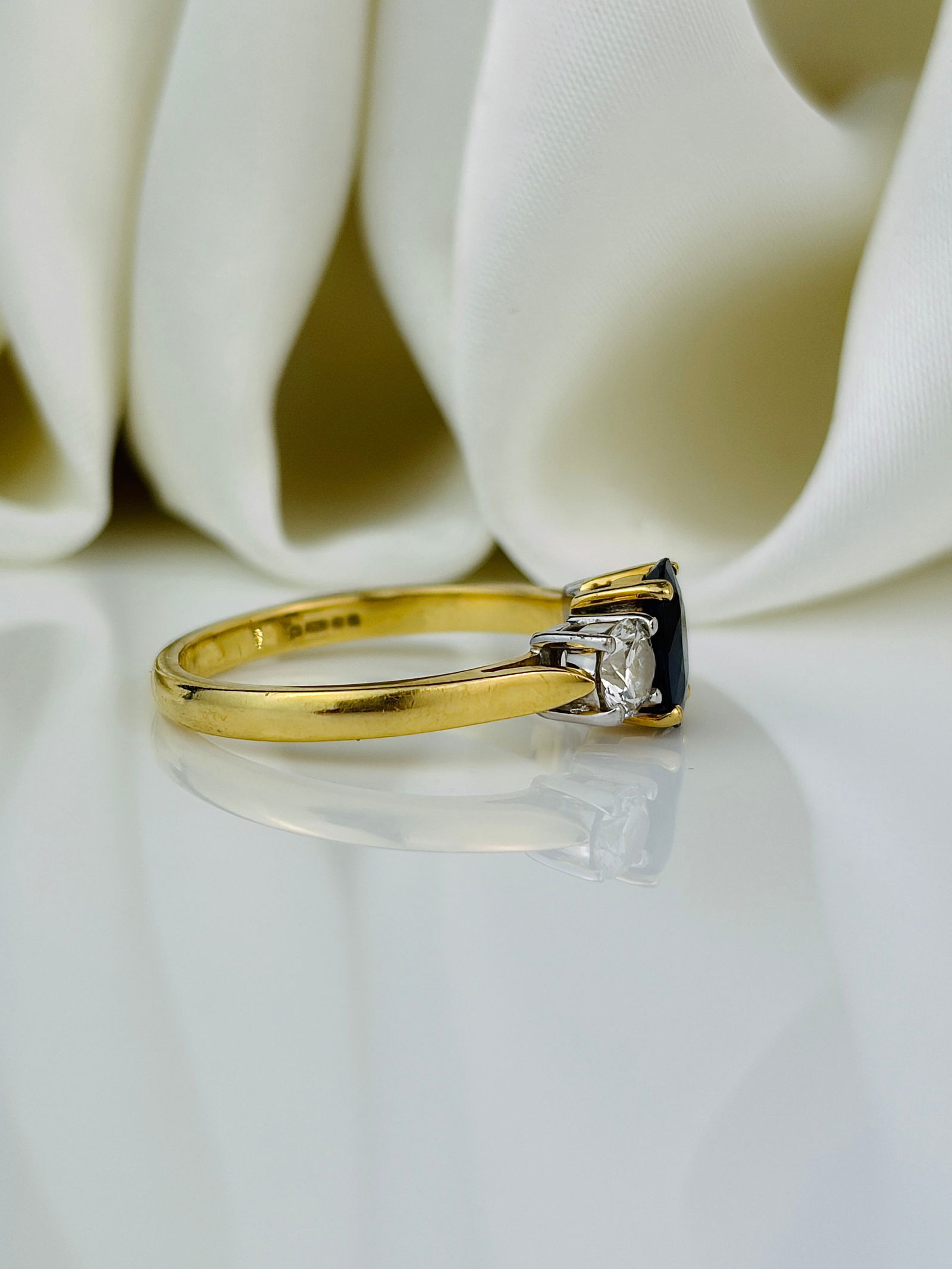 Vintage Sapphire and Diamond 18 Carat Gold Three Stone Ring - 2