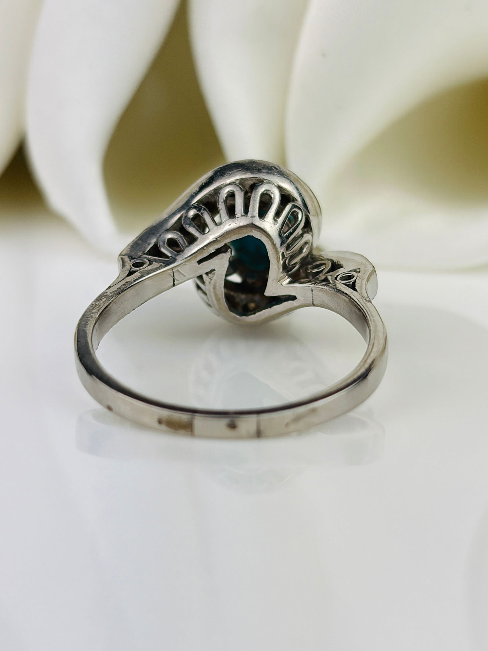 Vintage Diamond and Turquoise Platinum Swirl Ring - 3