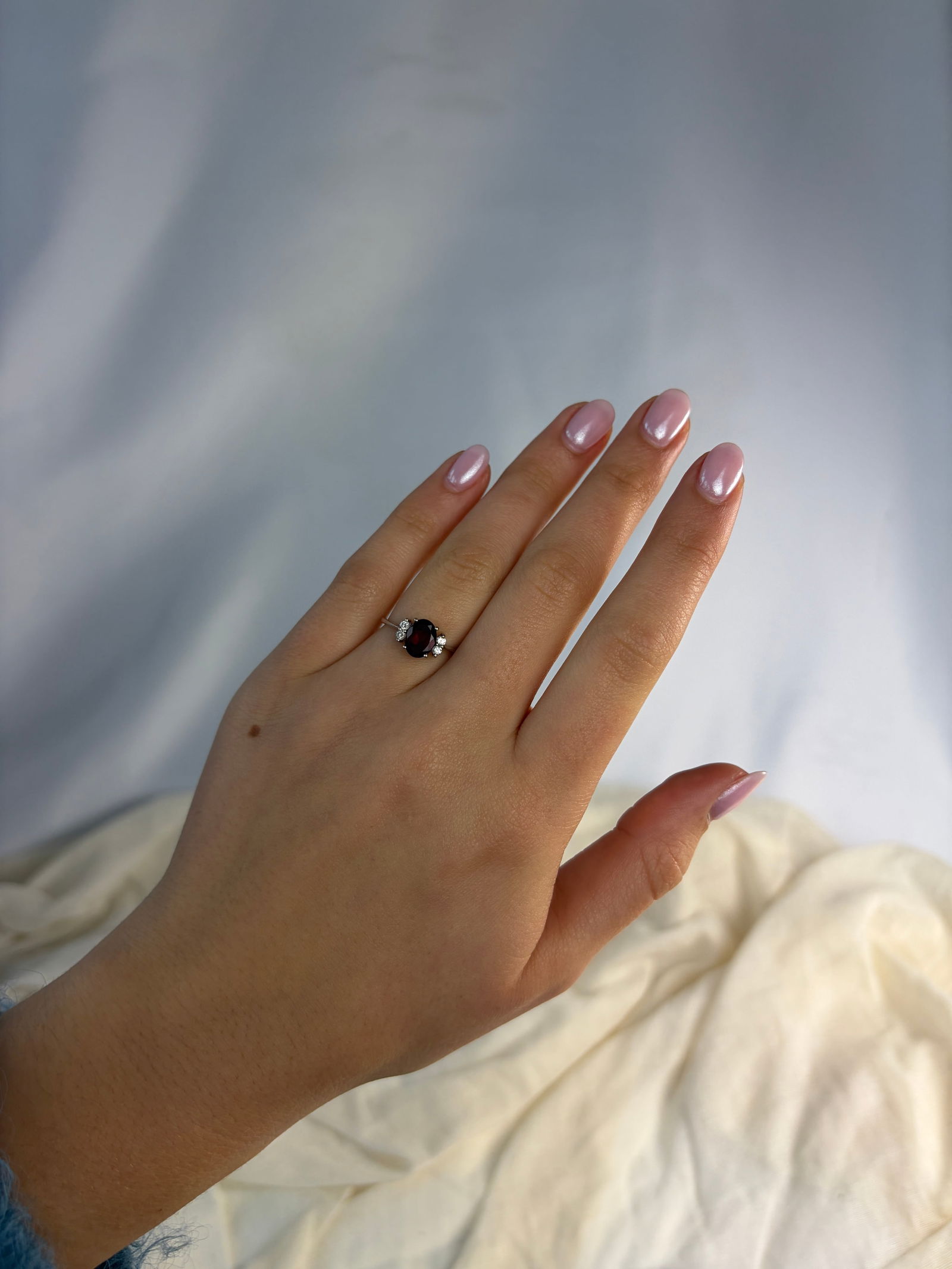 Sweet 14ct White Gold Garnet and Diamond Ring - 8