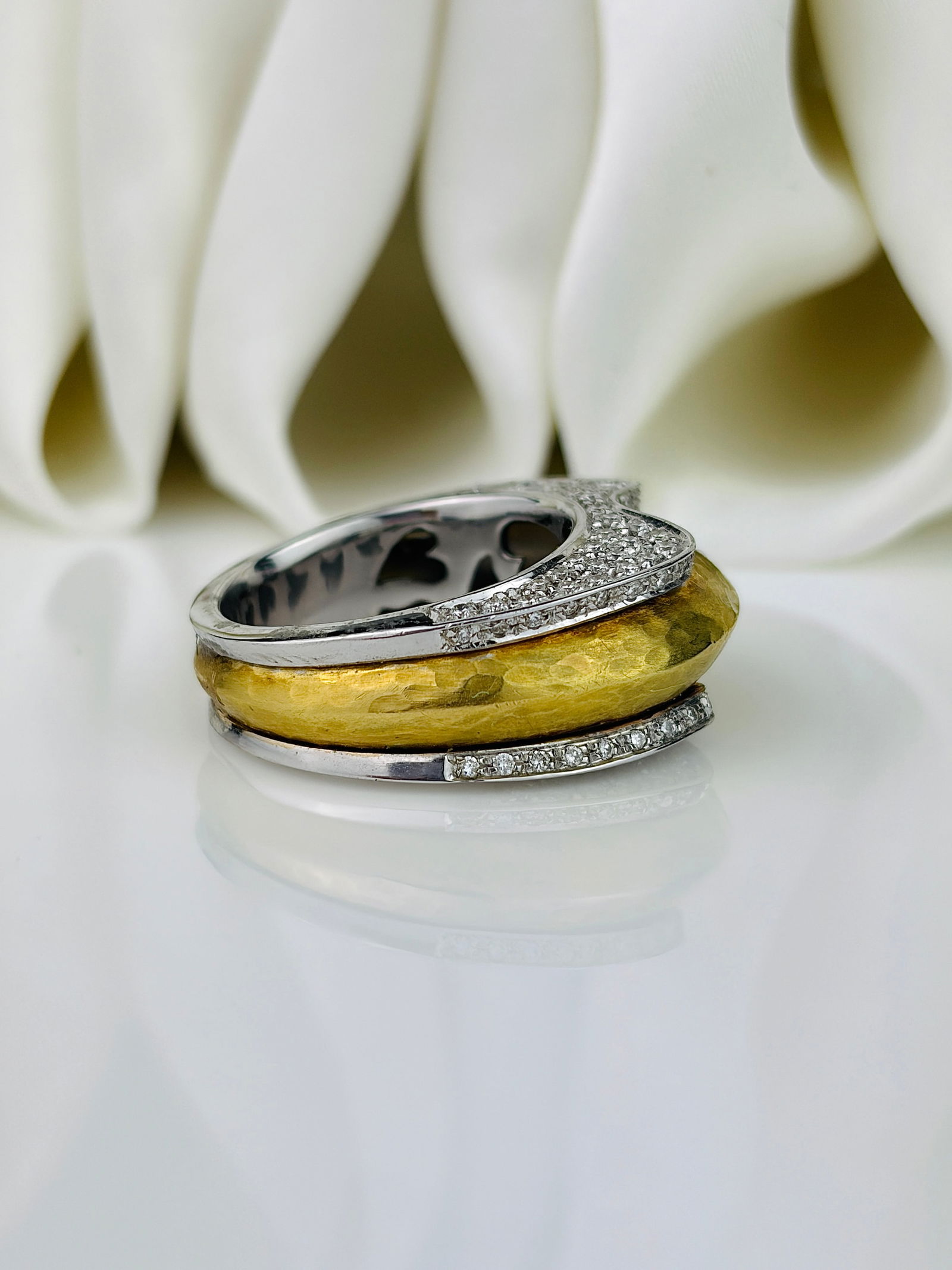 Unusual 18ct Gold and Diamond Wide Band Ring - 2