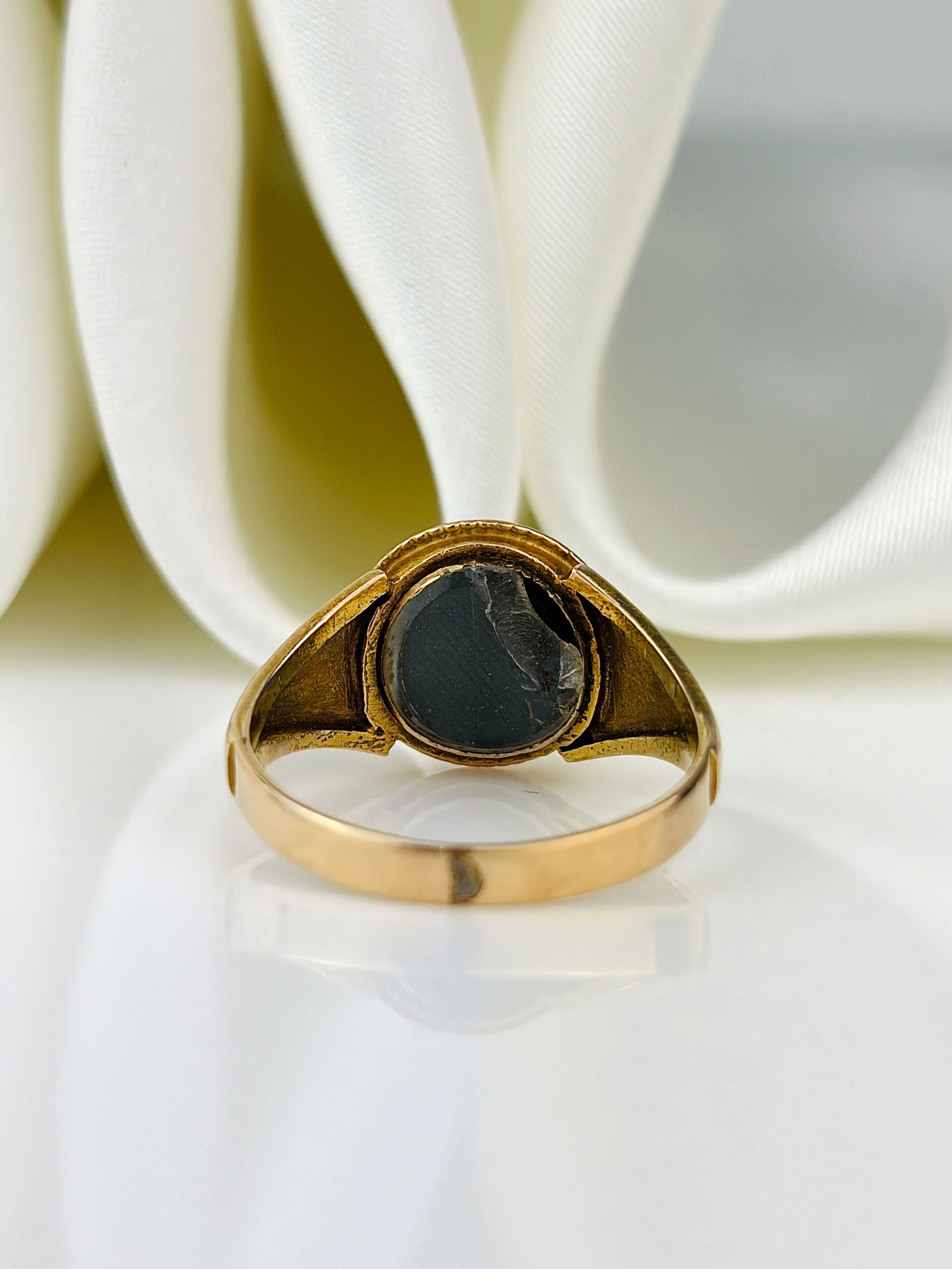 antique 15ct yellow gold diamond and pearl black enamel locket back ring - 3